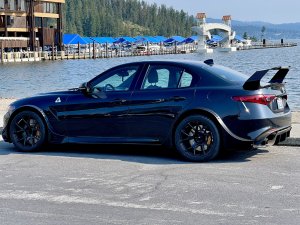 Alfa Romeo Giulia Trunk Spoiler - Carbon Fiber - GTAm Style w/ Italian Theme 